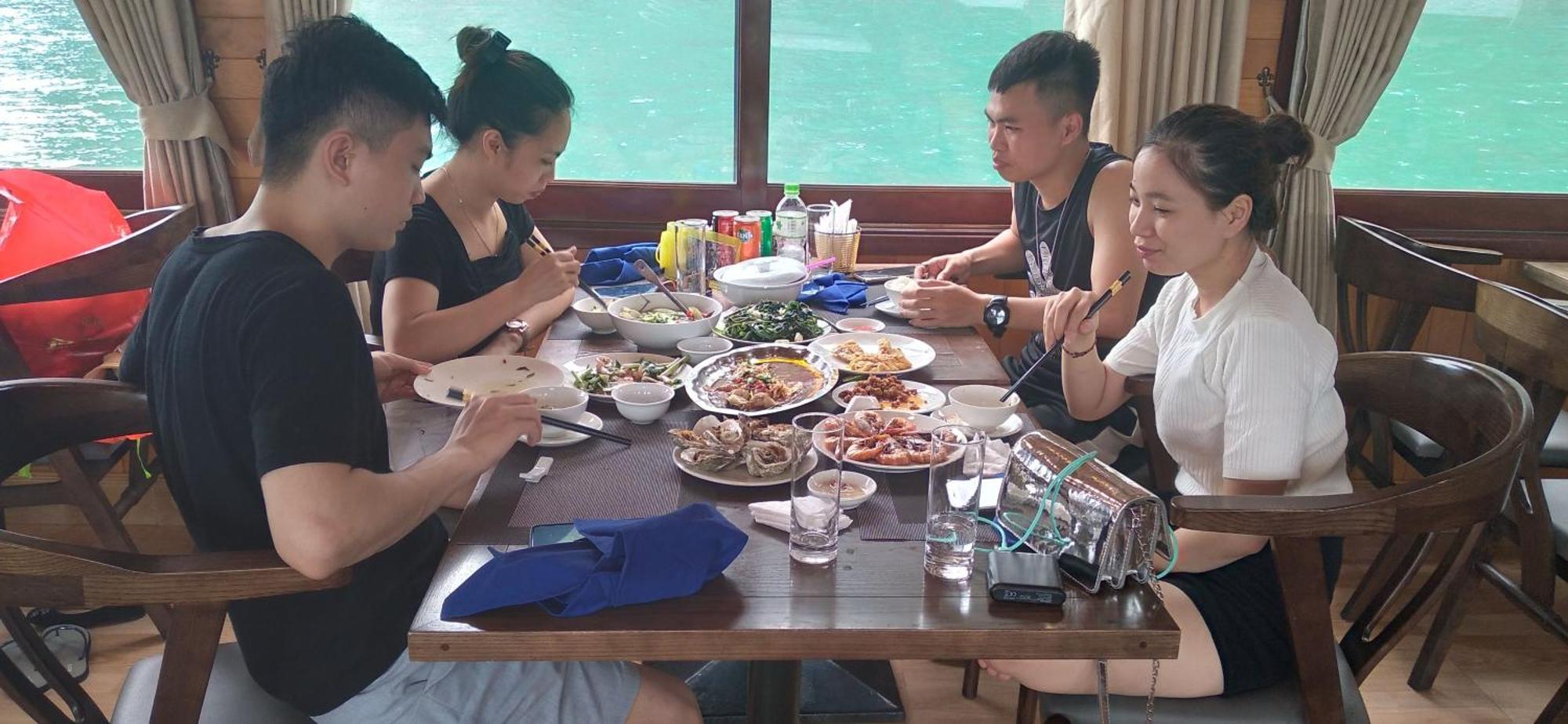 Cat Ba Victory Hostel Dong Khe Sau Exteriér fotografie