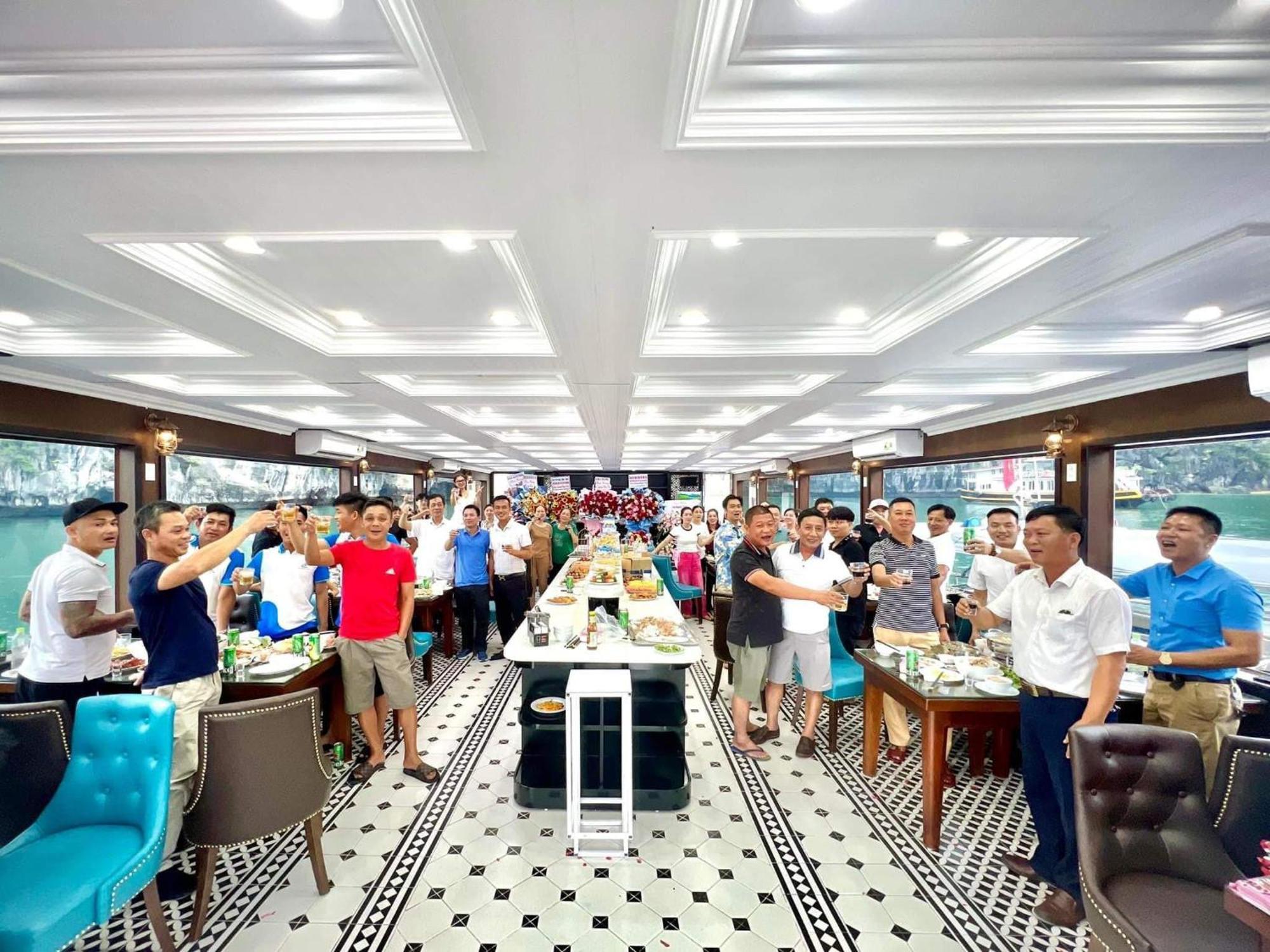 Cat Ba Victory Hostel Dong Khe Sau Exteriér fotografie